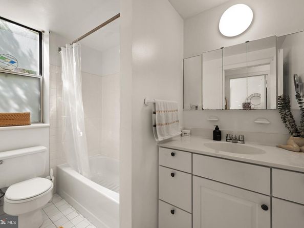 2611 Adams Mill Road NW 208, Washington DC 20009