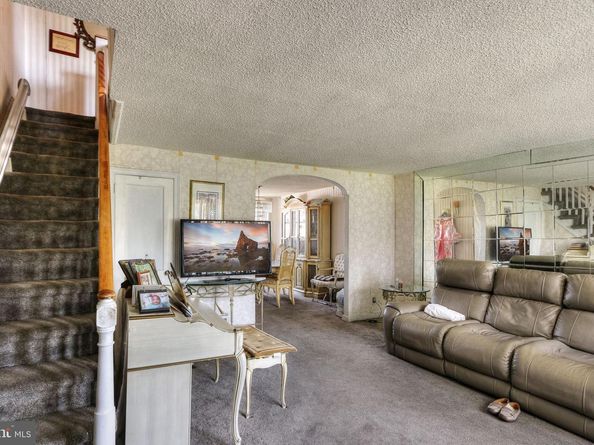 6635 Hollis Street, Philadelphia PA 19138