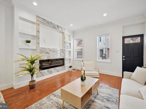 2124 Pierce Street, Philadelphia PA 19145