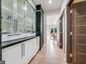 9908 Blake Lane, Oakton VA 22124