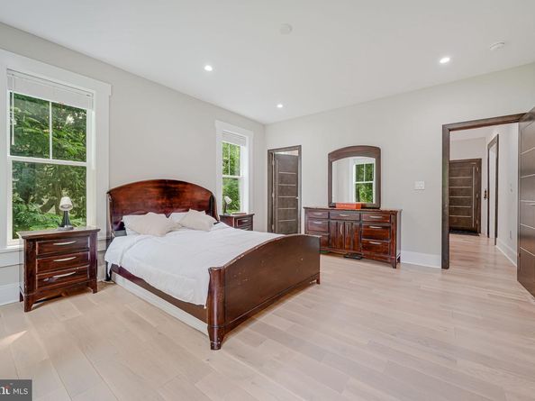 9908 Blake Lane, Oakton VA 22124