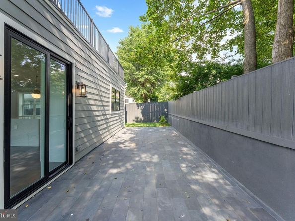 1610 12TH Street S, Arlington VA 22204