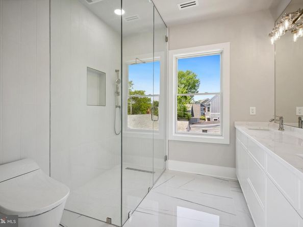1610 12TH Street S, Arlington VA 22204