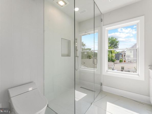 1610 12TH Street S, Arlington VA 22204