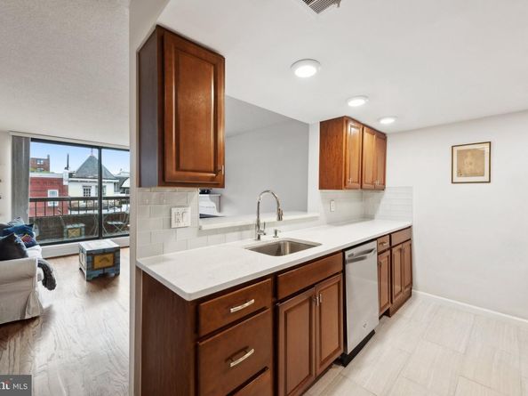 1700 17TH Street NW 403, Washington DC 20009
