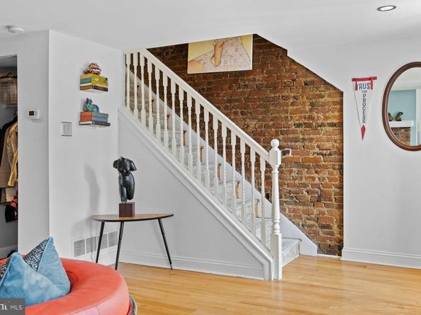 826 S 2nd Street 3, Philadelphia PA 19147