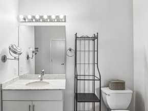 2200 Arch Street 711, Philadelphia PA 19103