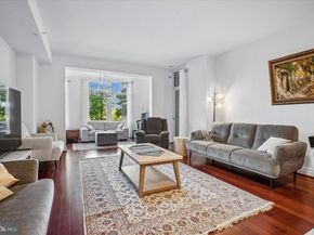 8220 Crestwood Heights Drive 301, Mclean VA 22102