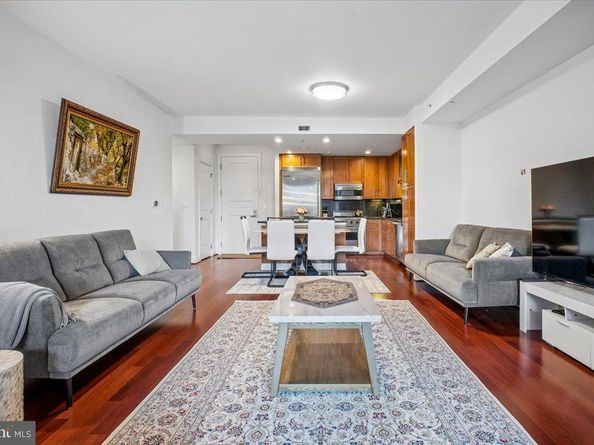 8220 Crestwood Heights Drive 301, Mclean VA 22102