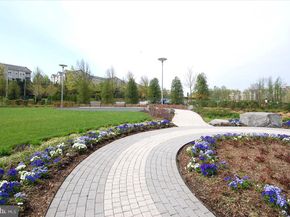 8220 Crestwood Heights Drive 301, Mclean VA 22102