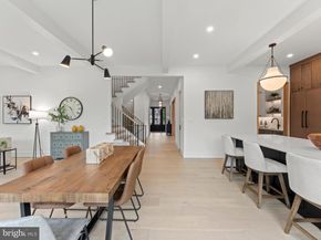 906 Hillcrest Drive SW, Vienna VA 22180