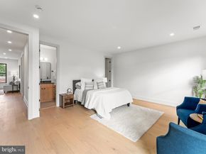 906 Hillcrest Drive SW, Vienna VA 22180