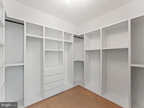 906 Hillcrest Drive SW, Vienna VA 22180