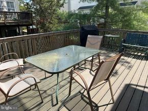 2550 James Madison Circle, Herndon VA 20171