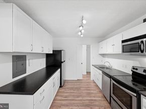 2311 Pimmit Drive 318, Falls Church VA 22043