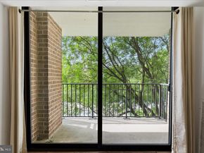 2311 Pimmit Drive 318, Falls Church VA 22043
