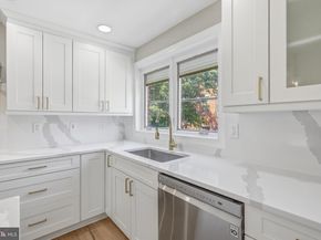 913 N Lawrence Street, Philadelphia PA 19123