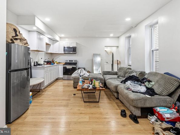 5663 Boyer Street, Philadelphia PA 19138