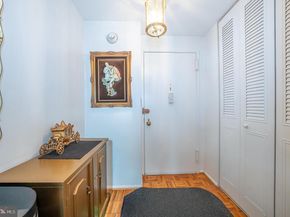 1919 Chestnut Street 1824, Philadelphia PA 19103