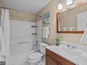 9556 Pine Bough Place, Vienna VA 22181