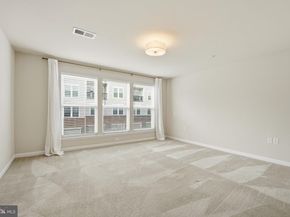 2951 Finsbury Place 97, Fairfax VA 22031