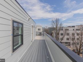 1012 17TH Place NE SEVEN, Washington DC 20002