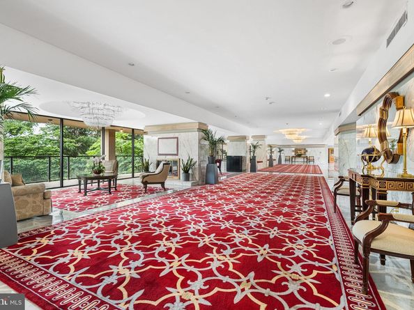 1101 S Arlington Ridge Road 212, Arlington VA 22202
