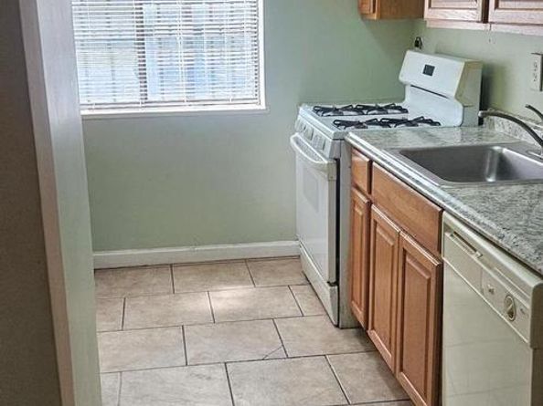 4729 1st Street SW 101, Washington DC 20032