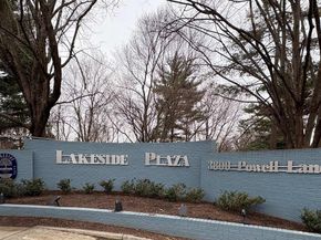 3800 Powell Lane 302, Falls Church VA 22041