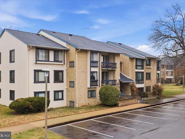 10220 Bushman Drive 8203, Oakton VA 22124