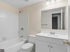 10220 Bushman Drive 8203, Oakton VA 22124