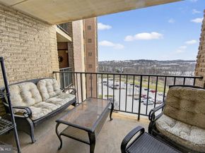 10708 Valley Forge Circle 708, King Of Prussia PA 19406