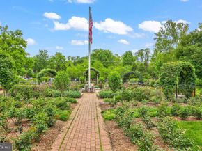 5917 9TH Street N, Arlington VA 22205