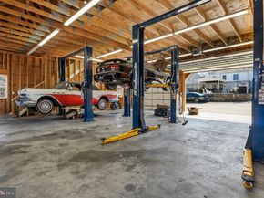 416 Stuart Lane, Ambler PA 19002