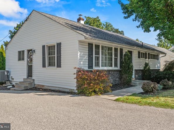 416 Stuart Lane, Ambler PA 19002