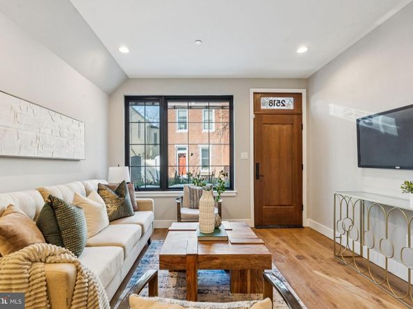 2518 Waverly Street, Philadelphia PA 19146