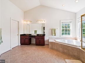 6975 Idylwood Road, Falls Church VA 22043