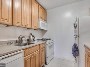 4201 Cathedral Avenue NW 118W, Washington DC 20016