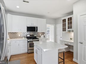 1633 S Taylor Street, Arlington VA 22204