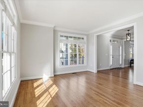 1633 S Taylor Street, Arlington VA 22204