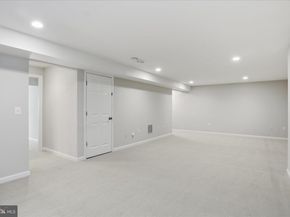 1633 S Taylor Street, Arlington VA 22204