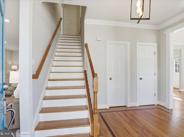 1633 S Taylor Street, Arlington VA 22204