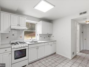 2122 Statute Lane, Vienna VA 22181