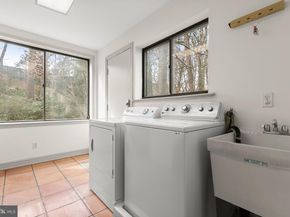 2400 44TH Street NW, Washington DC 20007