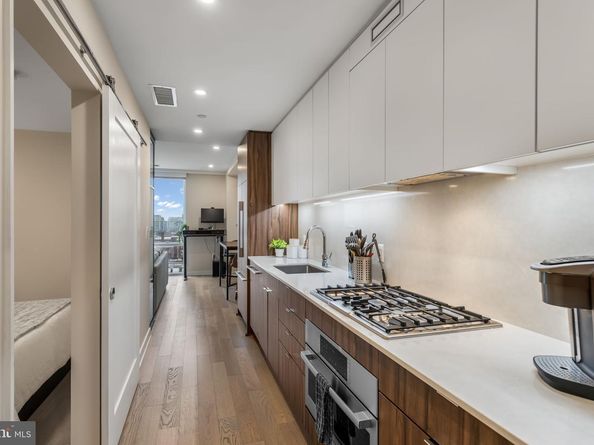 37 L Street SE 803, Washington DC 20003