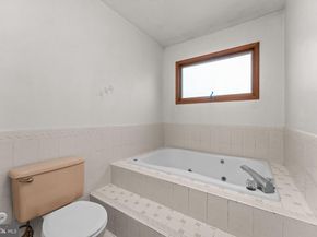 745 Tennyson Drive, Warminster PA 18974