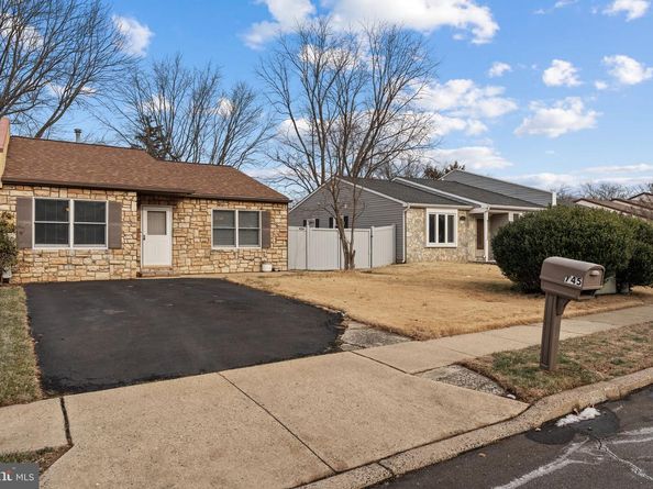745 Tennyson Drive, Warminster PA 18974
