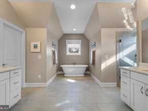 6201 Champion Oak Court, Falls Church VA 22044