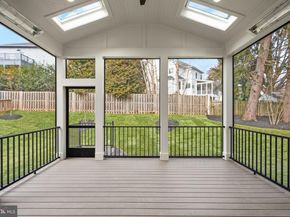 6613 31st Street N, Arlington VA 22213