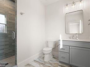 6613 31st Street N, Arlington VA 22213